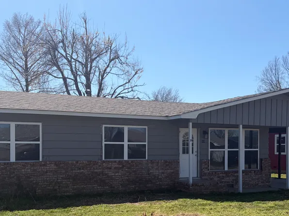 315 E Fry Pl, Claremore, OK 74017