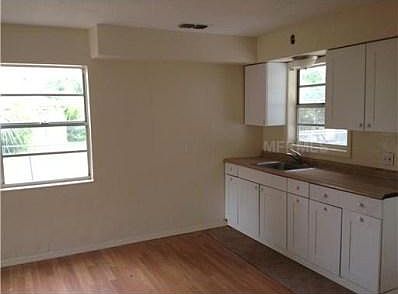 3rd image of 920 24th Ave S