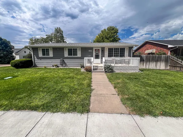 901 West Ave, Holdrege, NE 68949