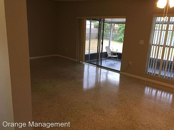 4th image of 220 NE 2nd Ter
