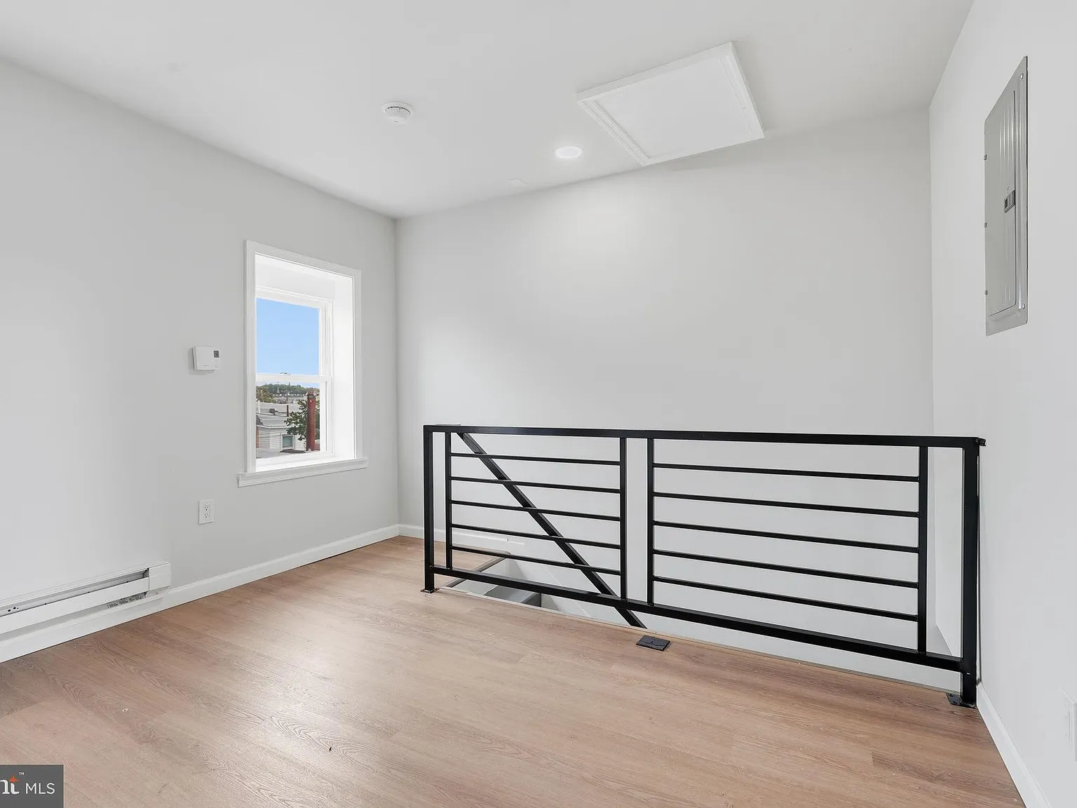 1 bed, 500 sqft, $1,050 — Photo 3