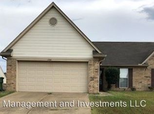 1788 Crescent Ln, Southaven, MS 38671