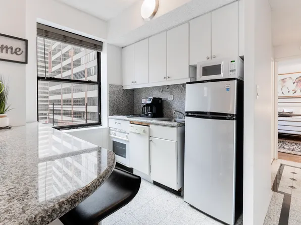 150 West 51st Street image 2 of 17