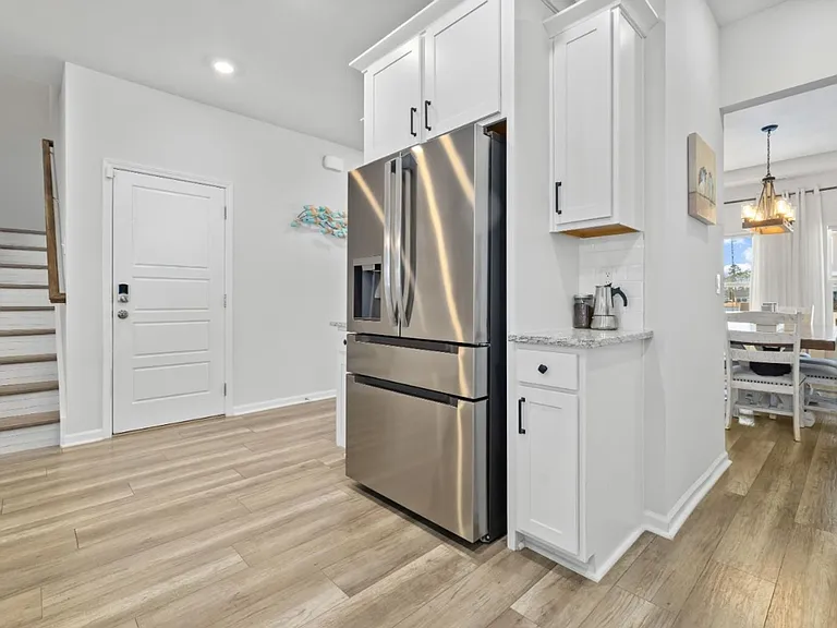135 Empyrean Cir — Photo 4