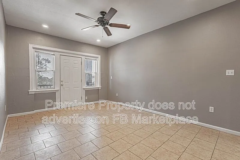2 bed, 1.0 bath, 850 sqft, $695 — Photo 2