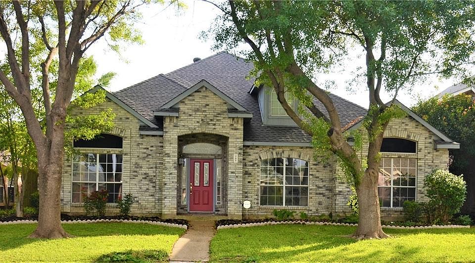 1st image of 702 E Grubb Dr