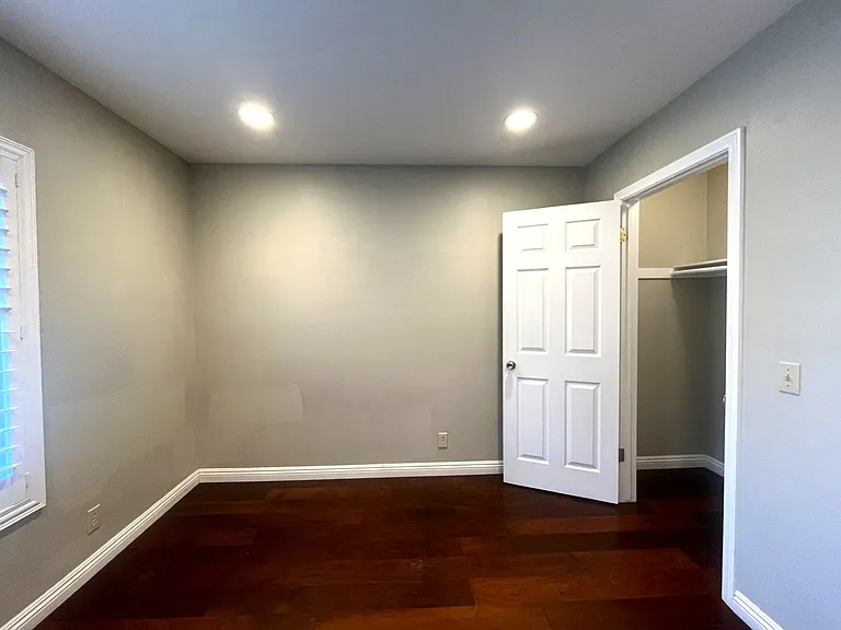 581 S Greenwich St — Photo 22
