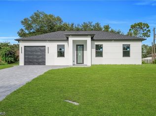 1718 Hibiscus Ave, Lehigh Acres, FL 33972
