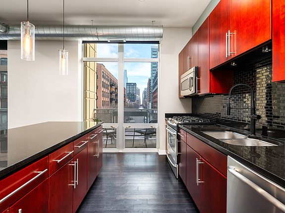 2nd image of 700 N Larrabee St APT 308