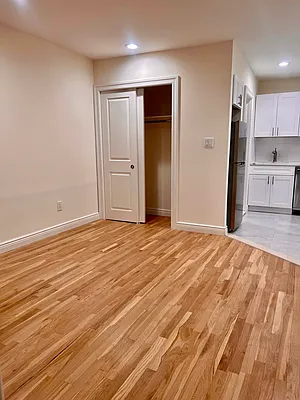 Rented by CitySites Real Estate Group | media 18