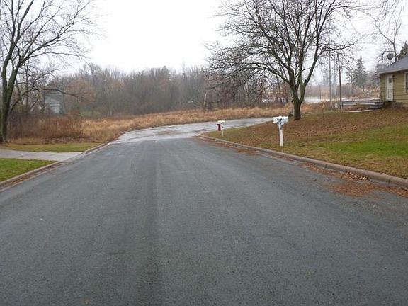 2nd image of 247 Dessa Ln