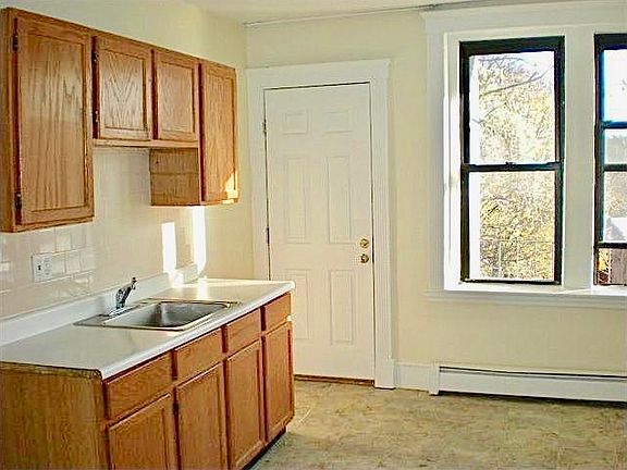 5th image of 1682 Commonwealth Ave APT 2A
