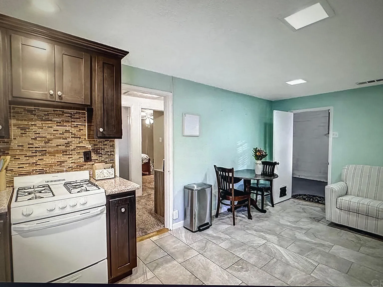 2 bed, 600 sqft, $2,250 — Photo 2