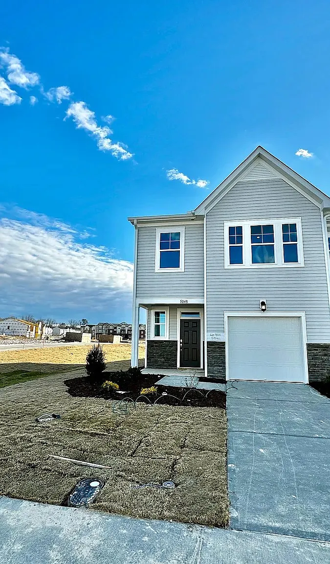 3 bed, 1860 sqft, $1,995 — Photo 1