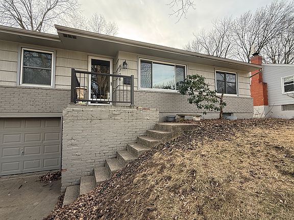 2nd image of 4706 N Gladstone Ave