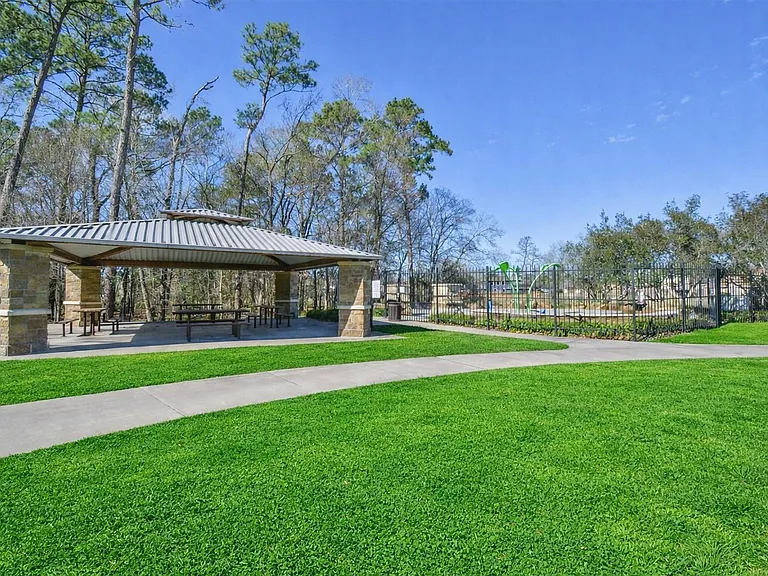 16810 Deck Ct — Photo 40