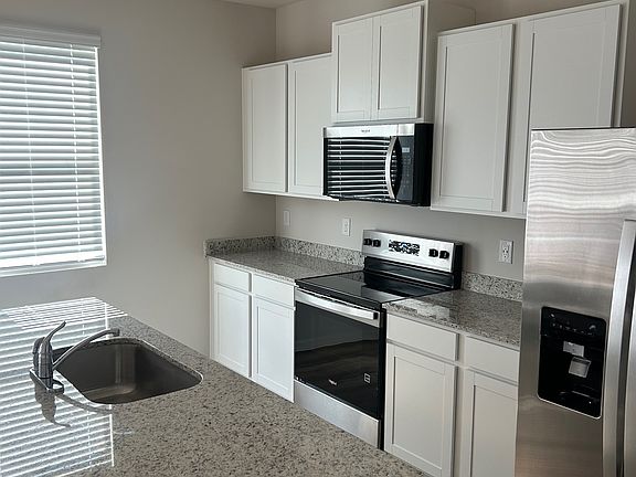 3rd image of 31 Coggins Pl