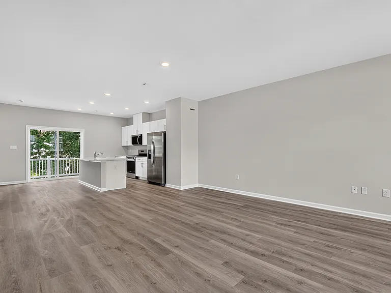 149 Essex Dr — Photo 7