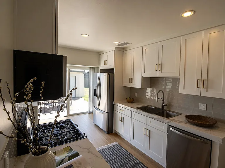 5968 Autry Ave — Photo 6