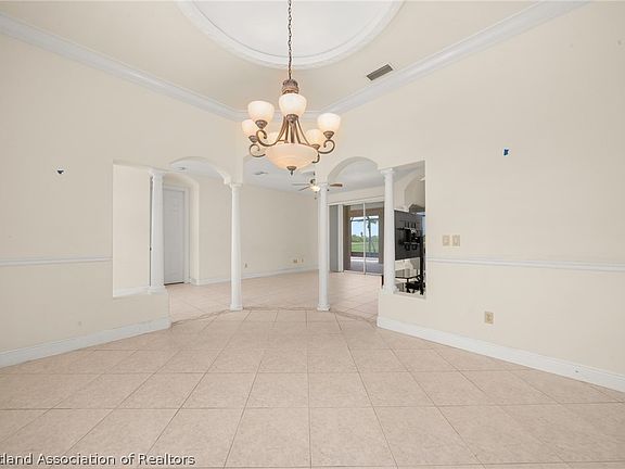 5th image of 1609 Duane Palmer Blvd