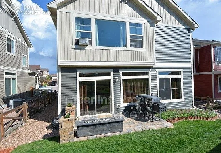 8075 Longleaf Ln — Photo 2