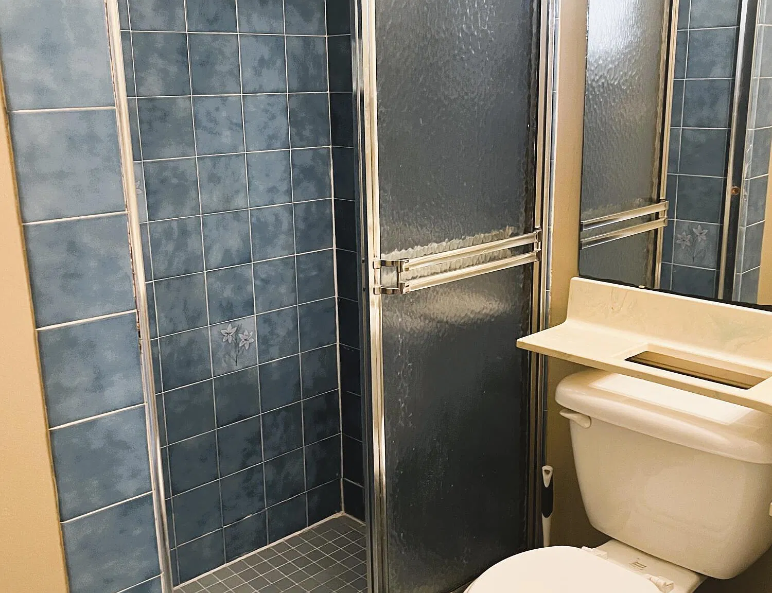3 bed, 2.5 bath, 1422 sqft, $2,300 — Photo 4