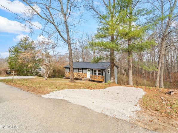 234 Jackson Dr, Harriman, TN 37748