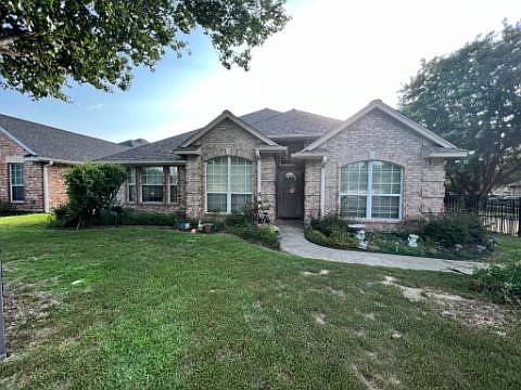 1st image of 17556 Country Club Dr