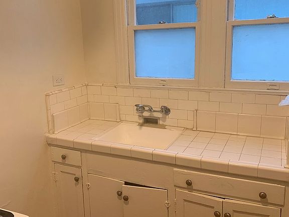 3rd image of 1740 N Gramercy Pl APT 104