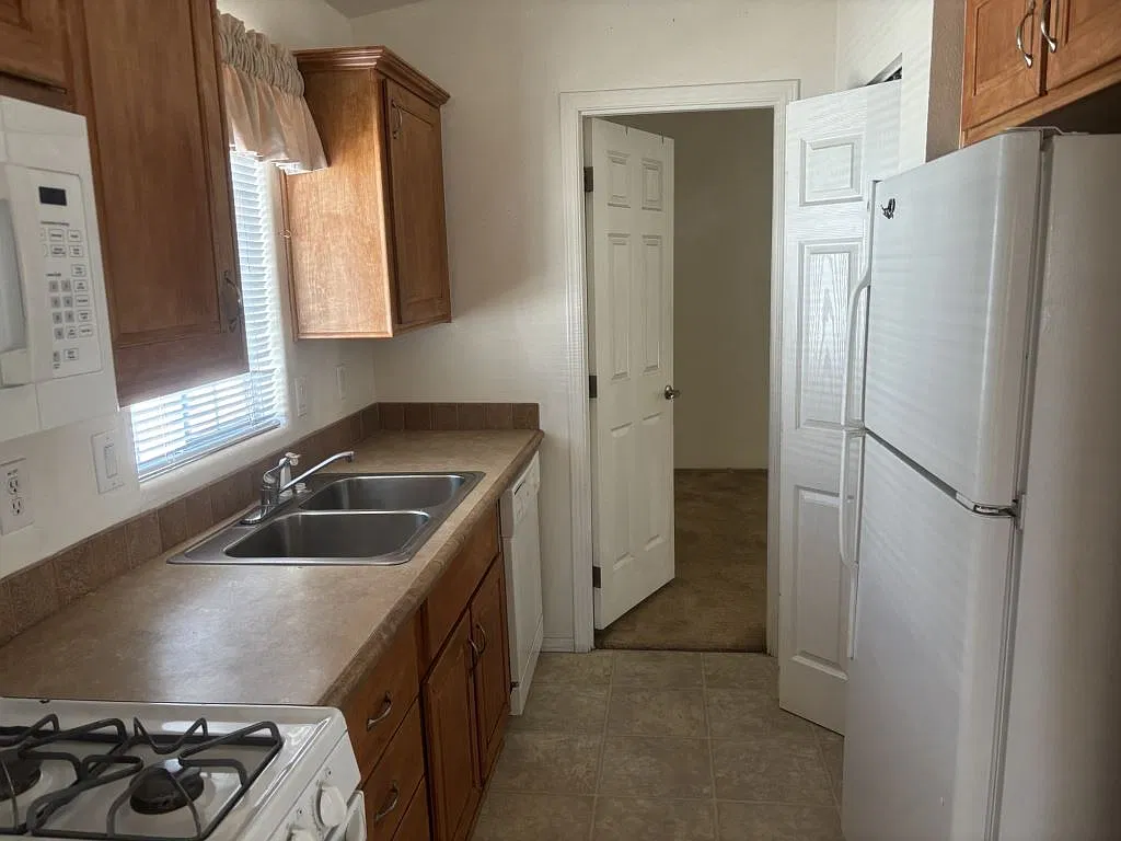 2 bed, 2.0 bath, 792 sqft, $1,248 — Photo 4