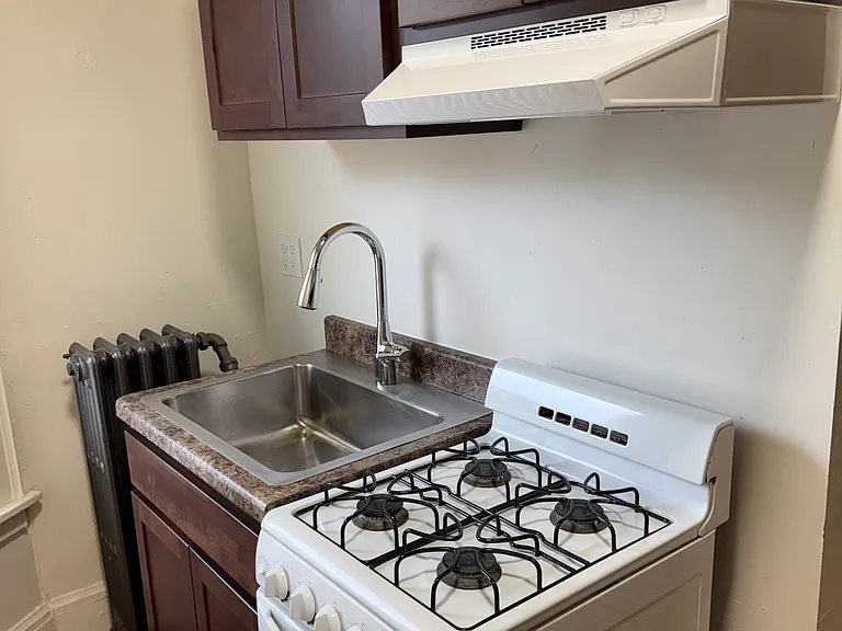 619 E Pleasant St — Photo 8