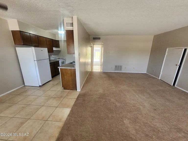 810 S Kolb Rd #3 — Photo 5