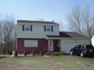 5 Aspen Cir, Albany, NY 12203