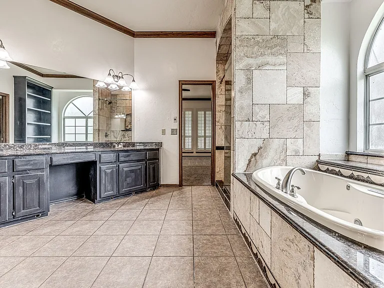 1104 Fox Lake Ln — Photo 28