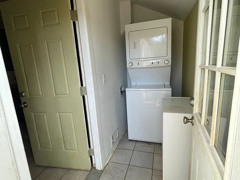 1173 Avondale Ave SE — Photo 9