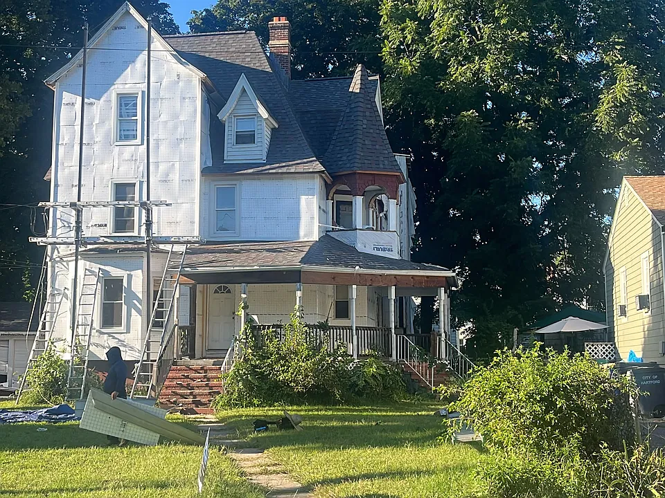 112 Burnham St