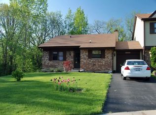 23W506 Greenbriar Dr, Naperville, IL 60540