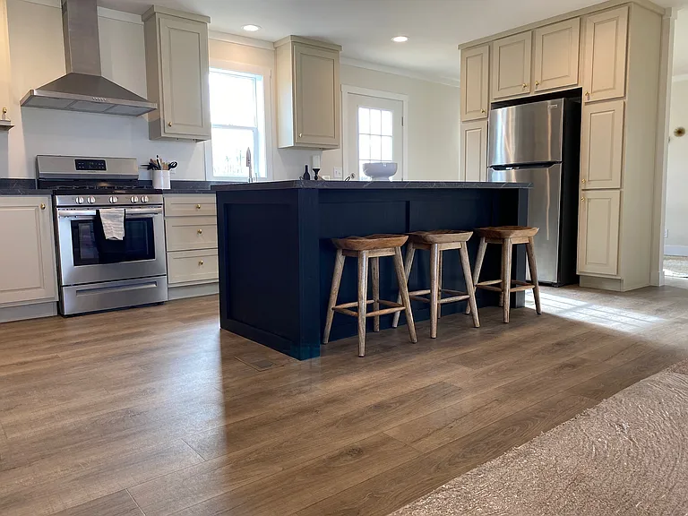 Newburg Meadows — Photo 1