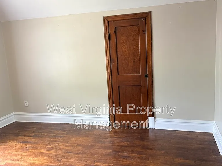 102 Temple St — Photo 21