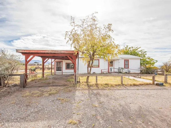 16 Toms Ln, La Luz, NM 88337