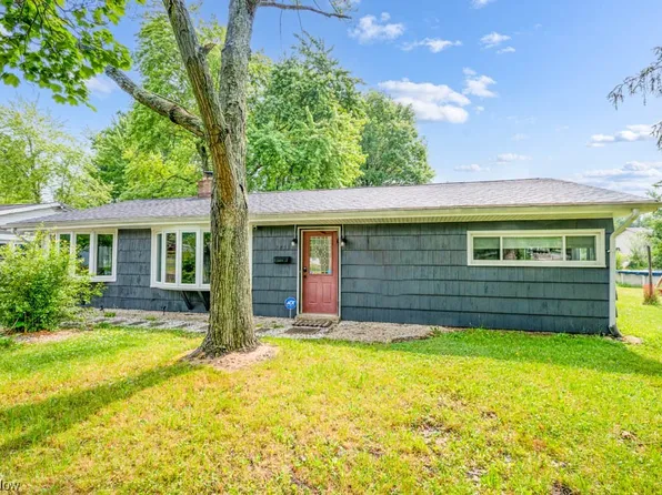 2455 Amberly Dr, Youngstown, OH 44511