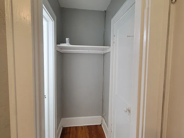 226 13th Ave NE #1 — Photo 9
