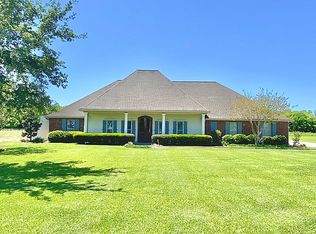 604 Candle Glow Dr, New Iberia, LA 70563