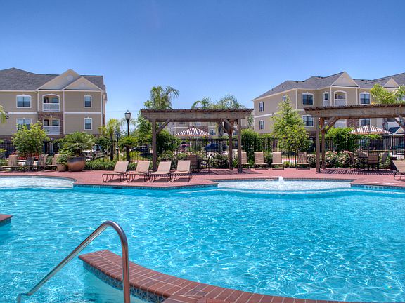 2nd image of 7800 N Sam Houston Pkwy E APT 7303