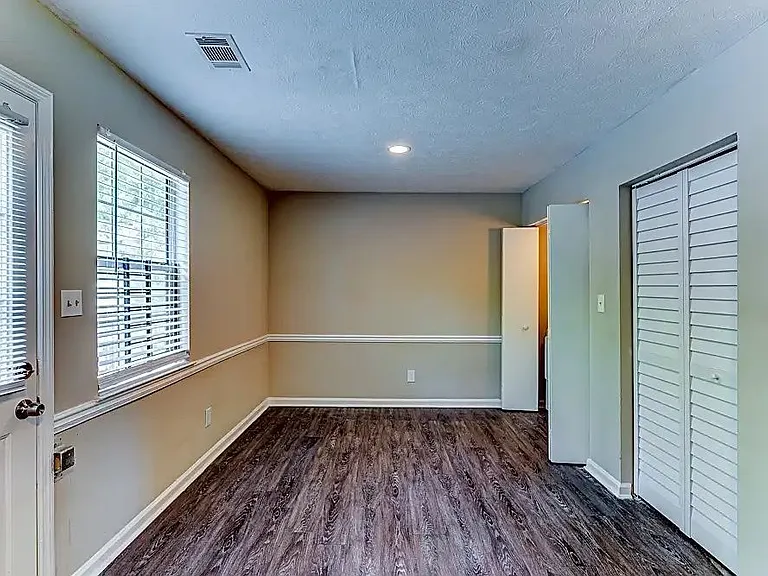 3494 Creekview Pl — Photo 2