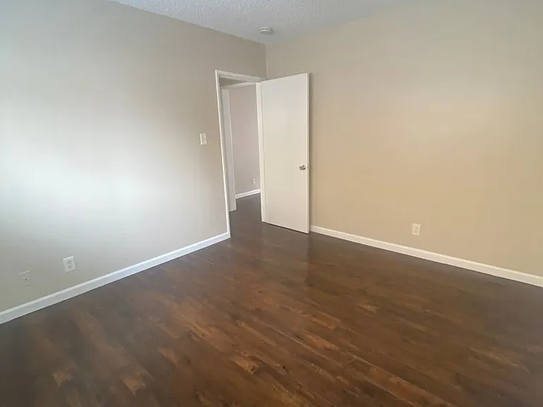 1510 Orizaba Ave — Photo 8