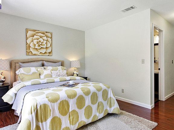 5th image of 34865 Blackstone Way