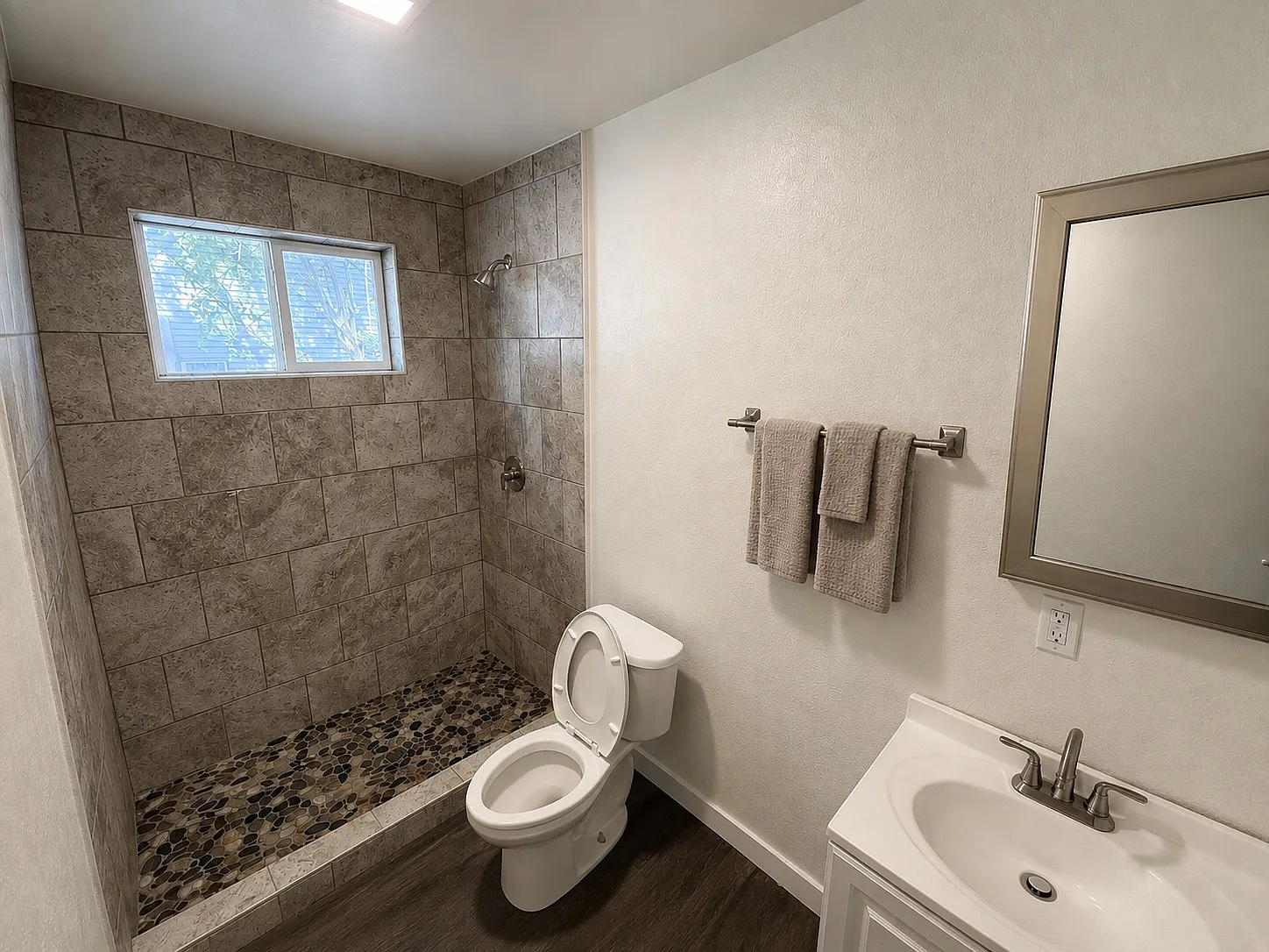 2 bed, 870 sqft, $1,250 — Photo 4