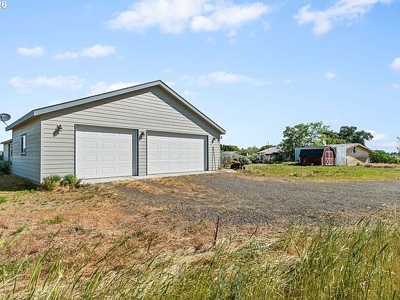 3rd image of 78566 Agnew Rd
