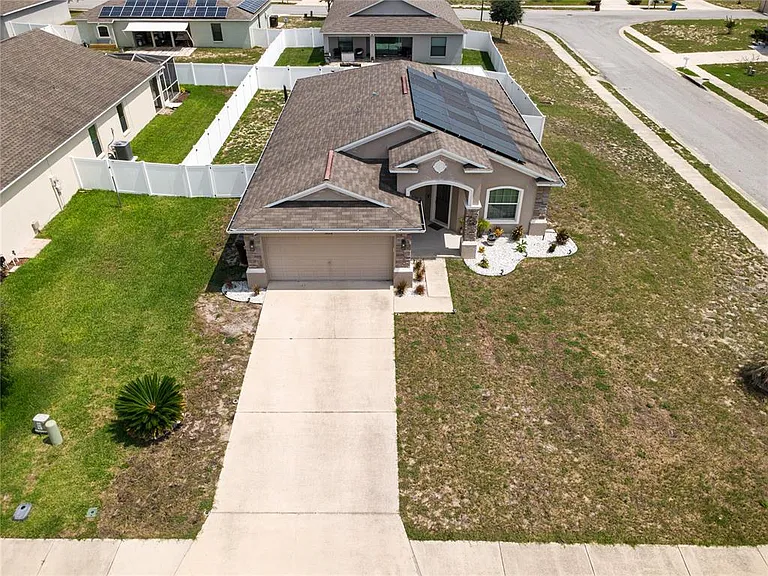 2628 Sunset Cir — Photo 3